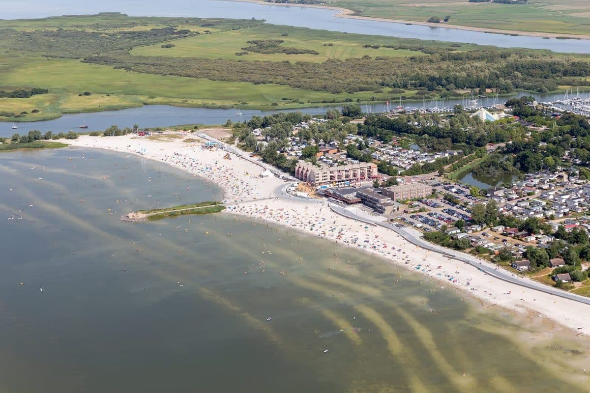Strand Huys Makkum